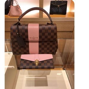 Louis Vuitton bag with wallet